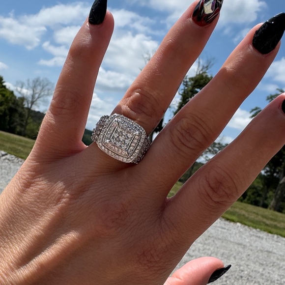 Beautiful ring - Picture 4 of 10